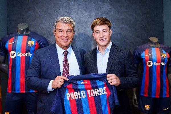 色噜噜色偷偷